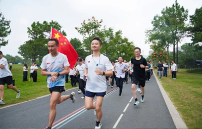 同心筑梦 共庆华诞丨SG·亚洲胜游国祯第四届“欢乐迎国庆 环湖健步走”活力开启